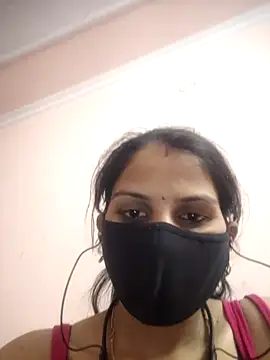 Snapshot of poojam93 chatting on 05/05/26, 04:32 poojam93 online show from 05/05/26, 04:32