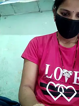 poojam93 online show from 09/18/25, 02:36