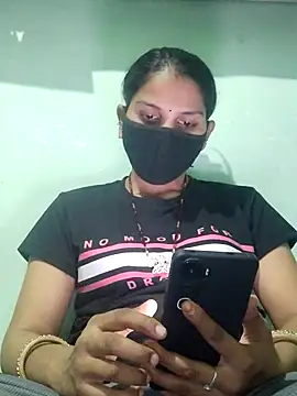 poojam93 online show from 09/19/25, 03:38