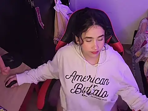 ChloeSnoww online show from 10/02/25, 03:32