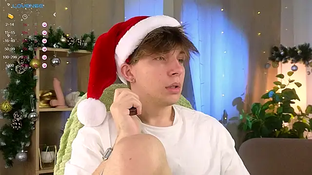 Snapshot of Robby_Manson chatting on 12/18/25, 06:51 Robby Manson online show from 12/18/25, 06:51