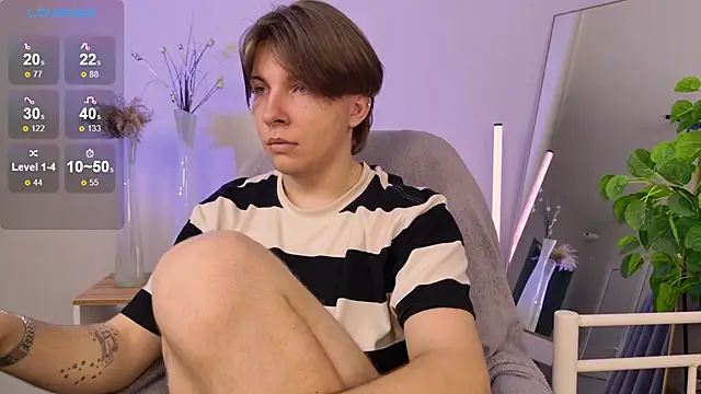 Snapshot of Robby_Manson chatting on 10/25/25, 01:01 Robby Manson online show from 10/25/25, 01:01