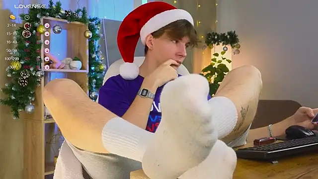 Snapshot of Robby_Manson chatting on 12/16/25, 05:55 Robby Manson online show from 12/16/25, 05:55