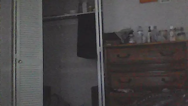 sarahkat86 online show from 04/16/26, 09:37