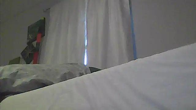 sarahkat86 online show from 04/12/26, 11:13