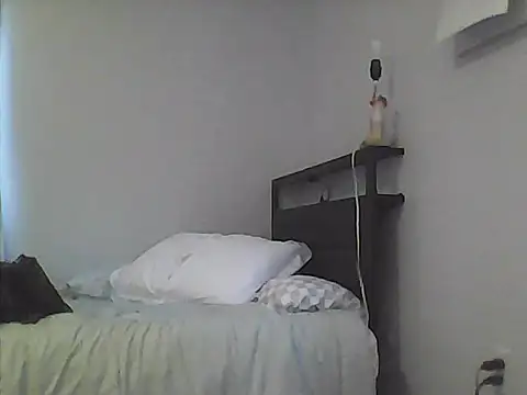 sarahkat86 online show from 04/01/26, 09:56