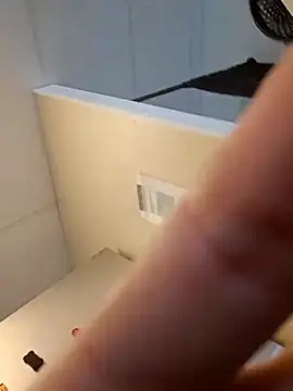 sarahkat86 online show from 12/03/25, 06:51