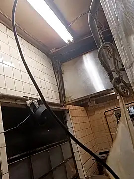 sarahkat86 online show from 12/17/25, 12:04