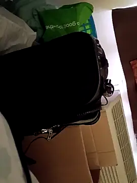 sarahkat86 online show from 12/18/25, 04:00