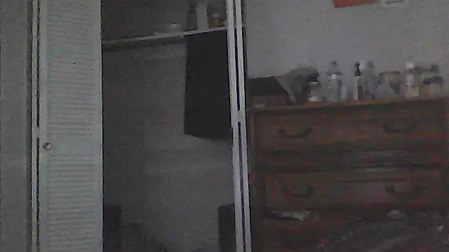 sarahkat86 online show from 04/16/26, 09:39