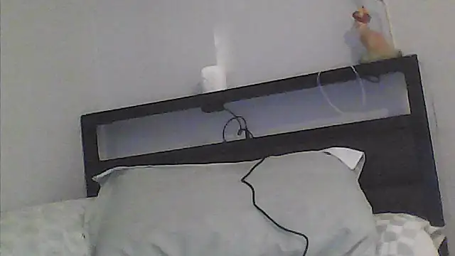 sarahkat86 online show from 05/06/26, 11:31