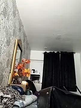 sarahkat86 online show from 11/04/25, 01:53