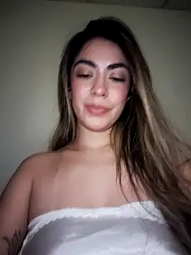 Snapshot of CristalHeart_ chatting on 11/24/25, 01:55 CristalHeart online show from 11/24/25, 01:55