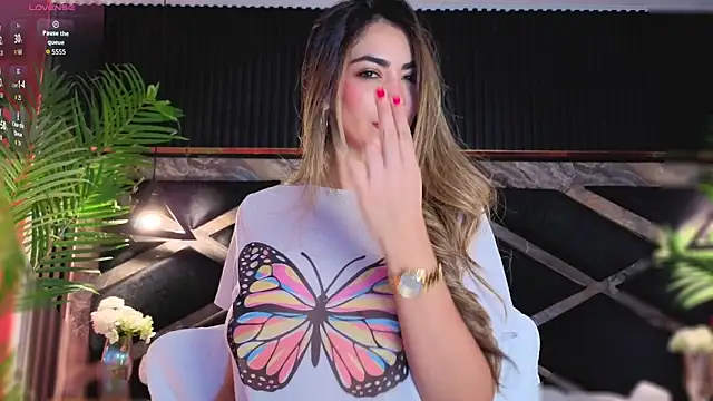 Snapshot of CristalHeart_ chatting on 11/17/25, 12:31 CristalHeart online show from 11/17/25, 12:31