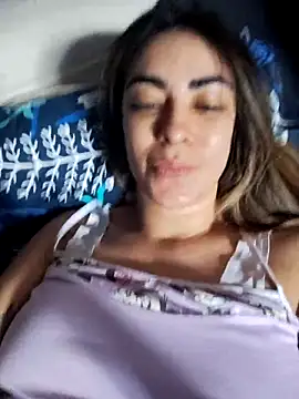 Snapshot of CristalHeart_ chatting on 11/22/25, 09:46 CristalHeart online show from 11/22/25, 09:46