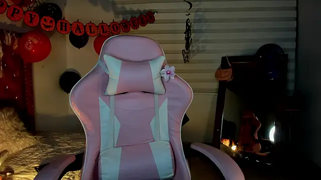 Jade rey  online show from 10/23/25, 01:48