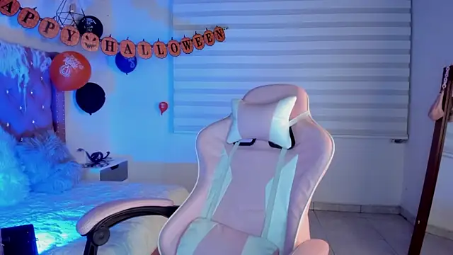 Jade rey  online show from 10/30/25, 02:54