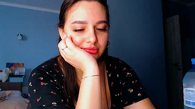 NikiWhite online show from 10/18/25, 09:44