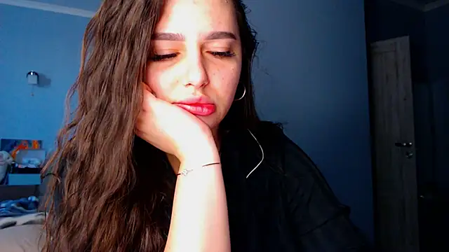 NikiWhite online show from 10/17/25, 09:01