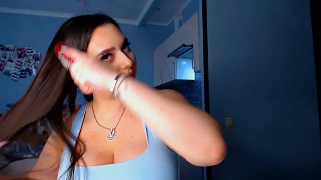 NikiWhite online show from 10/08/25, 10:06