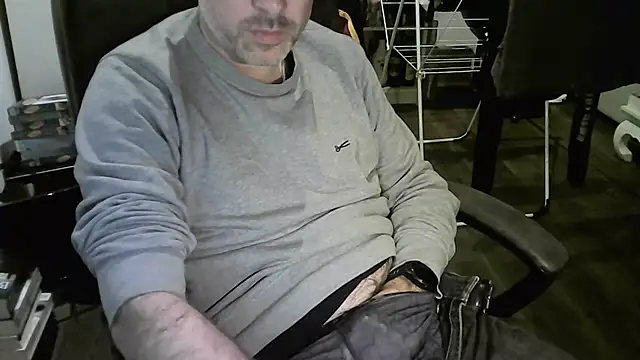 Chrisprngr online show from 11/19/25, 06:52