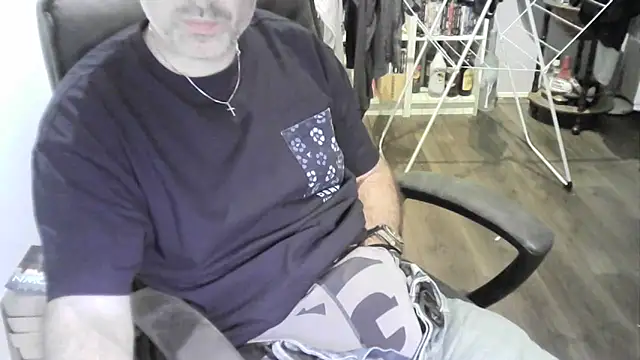 Chrisprngr online show from 05/26/26, 07:01