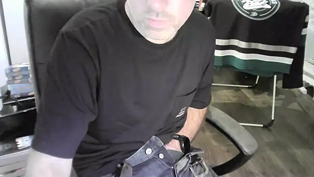 Chrisprngr online show from 10/12/25, 08:54