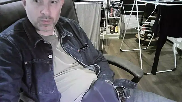 Chrisprngr online show from 10/10/25, 04:30