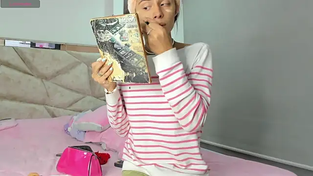 kendal hot01 online show from 11/05/25, 11:24