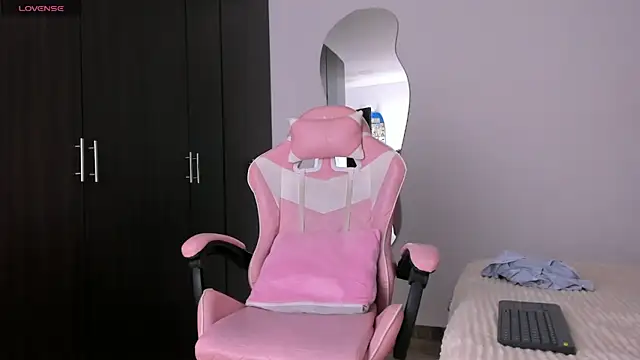 kendal hot01 online show from 03/27/26, 07:15