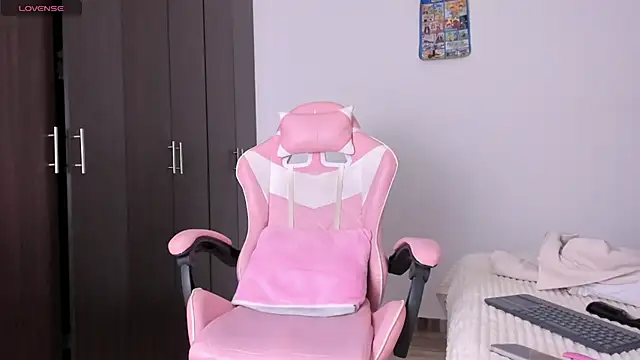 kendal hot01 online show from 03/24/26, 05:13