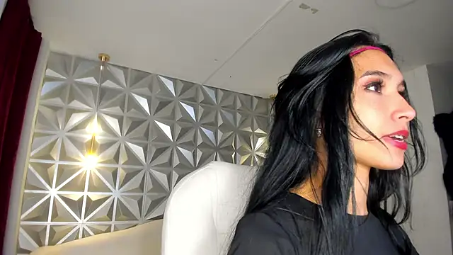 hellen tease online show from 12/18/25, 12:53