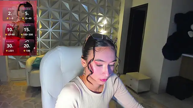 Snapshot of hellen_tease chatting on 07/10/26, 12:38 hellen tease online show from 07/10/26, 12:38