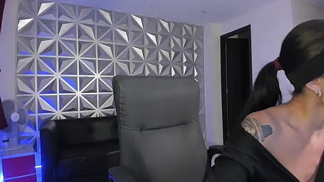 hellen tease online show from 09/20/25, 12:43