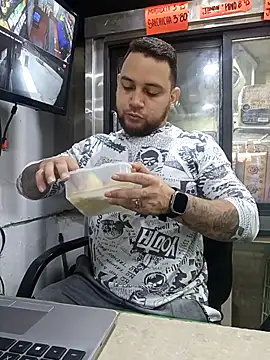 Catire10  online show from 12/17/25, 01:38