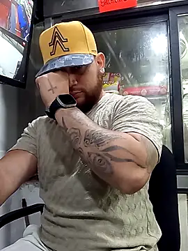 Catire10  online show from 10/31/25, 01:41