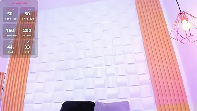 Snapshot of AriaBelle chatting on 11/13/25, 11:14 AriaBelle online show from 11/13/25, 11:14