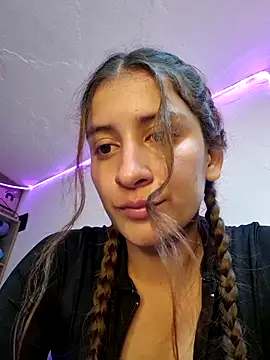 aytanna torrez online show from 11/02/25, 03:39