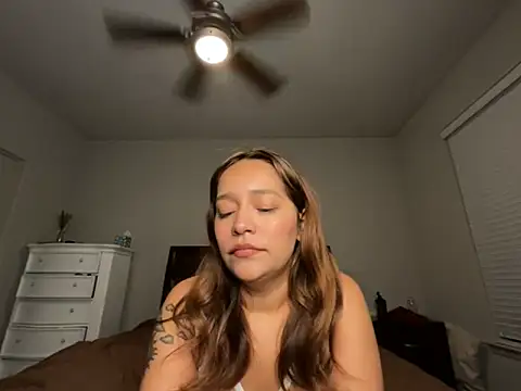 eurydicee online show from 10/25/25, 12:32