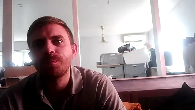 Snapshot of Bikerhot883hd chatting on 10/14/25, 09:32 Bikerhot883hd online show from 10/14/25, 09:32