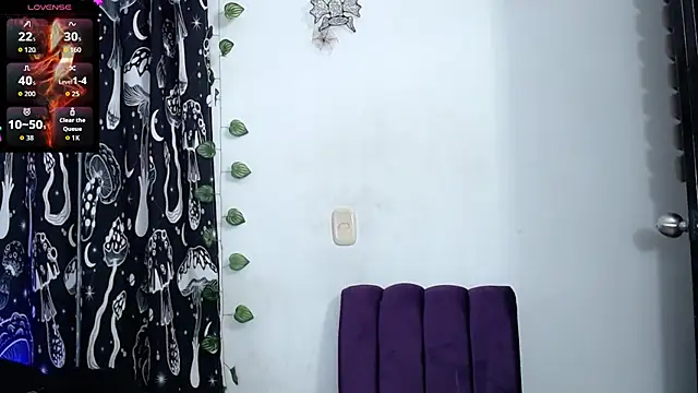 Snapshot of mayaREDdoll chatting on 07/02/26, 04:40 mayaREDdoll online show from 07/02/26, 04:40