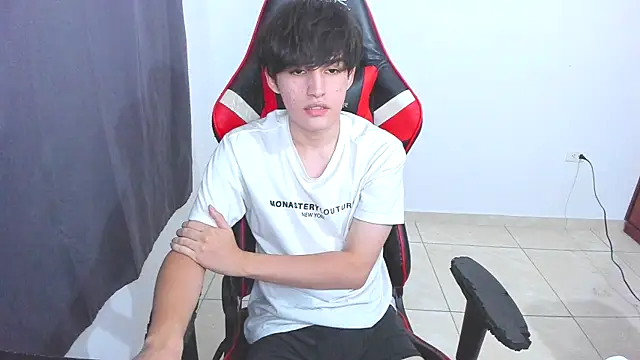 Snapshot of eren_188 chatting on 10/20/25, 03:08 eren 188 online show from 10/20/25, 03:08