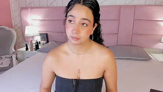 BellaSwwan online show from 11/29/25, 01:33