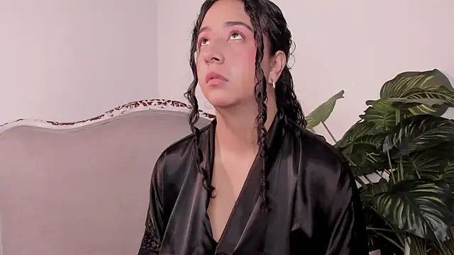 BellaSwwan online show from 11/14/25, 01:37