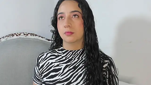 BellaSwwan online show from 10/26/25, 03:40