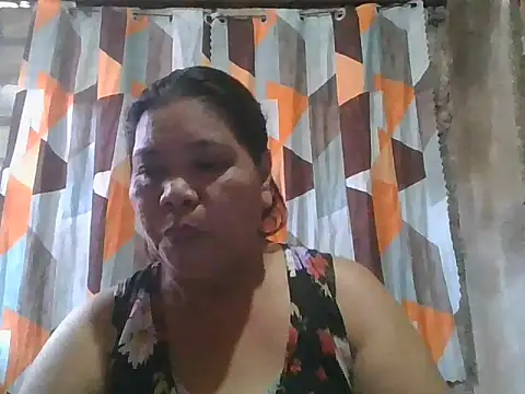 Snapshot of xxbernxxx chatting on 04/21/26, 04:08 xxbernxxx online show from 04/21/26, 04:08