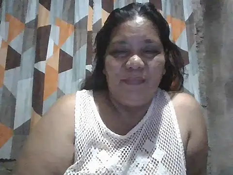 Snapshot of xxbernxxx chatting on 06/03/26, 02:33 xxbernxxx online show from 06/03/26, 02:33