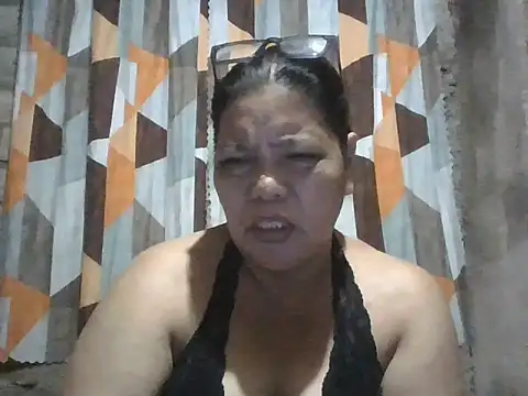 Snapshot of xxbernxxx chatting on 04/19/26, 11:11 xxbernxxx online show from 04/19/26, 11:11