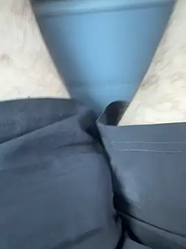 Snapshot of XUCRUTES42 chatting on 02/08/26, 05:32 XUCRUTES42 online show from 02/08/26, 05:32