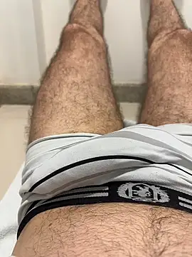 Snapshot of XUCRUTES42 chatting on 01/14/26, 12:03 XUCRUTES42 online show from 01/14/26, 12:03